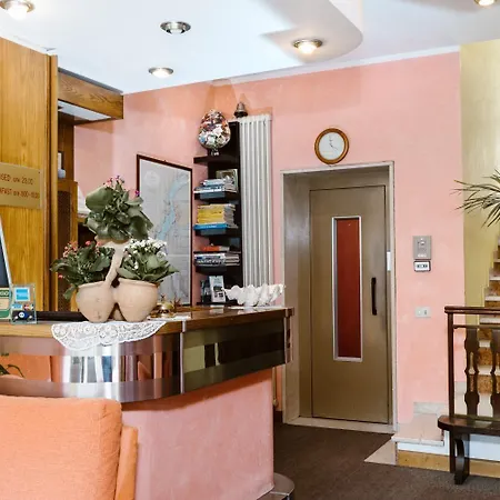 Hotel Meuble Moderno 3*