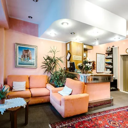 Meuble Moderno Hotel Laveno-Mombello