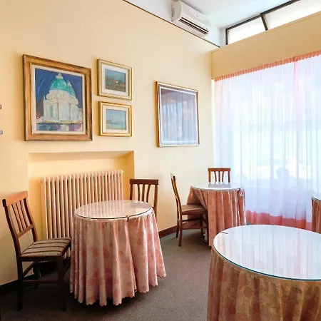 Hotel Meuble Moderno