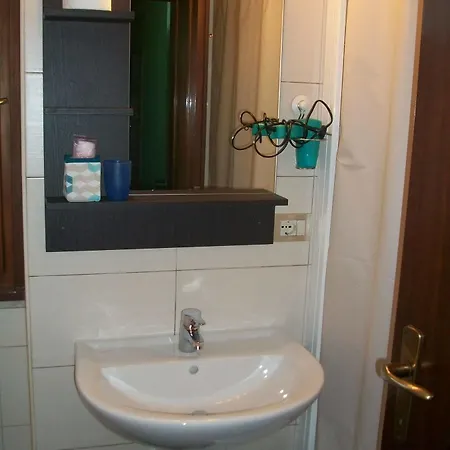 Hotel Meuble Moderno Laveno-Mombello